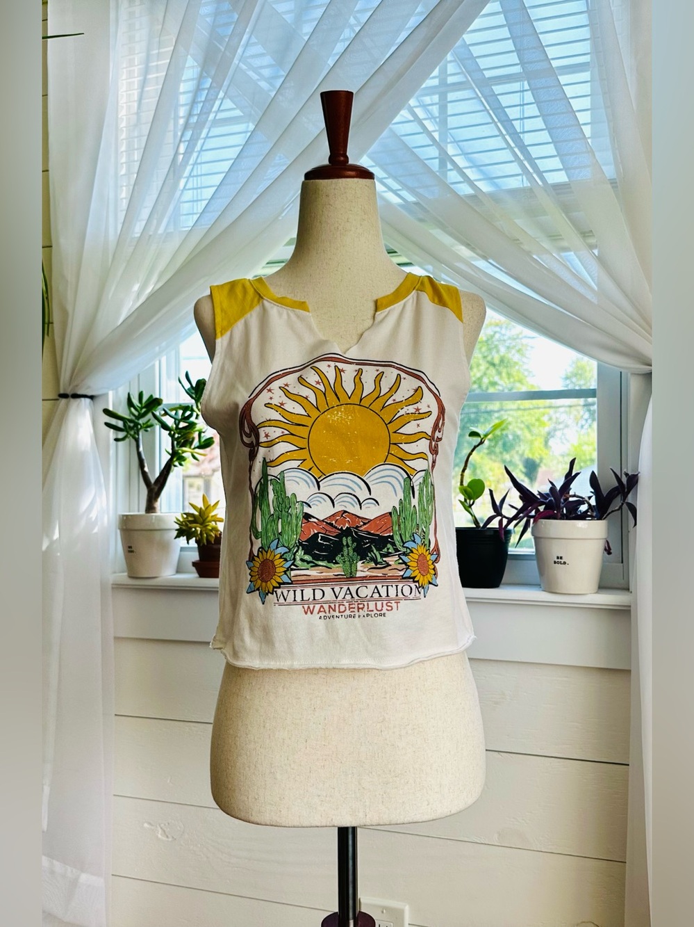No Comment Wild Vacation Wanderlust Desert Sun Graphic Crop Top Tank Small EUC